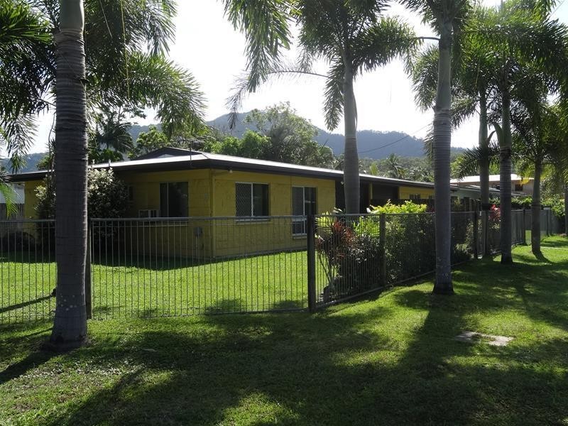 Units 1 and 2/15 Mahogany Street, Manoora QLD 4870