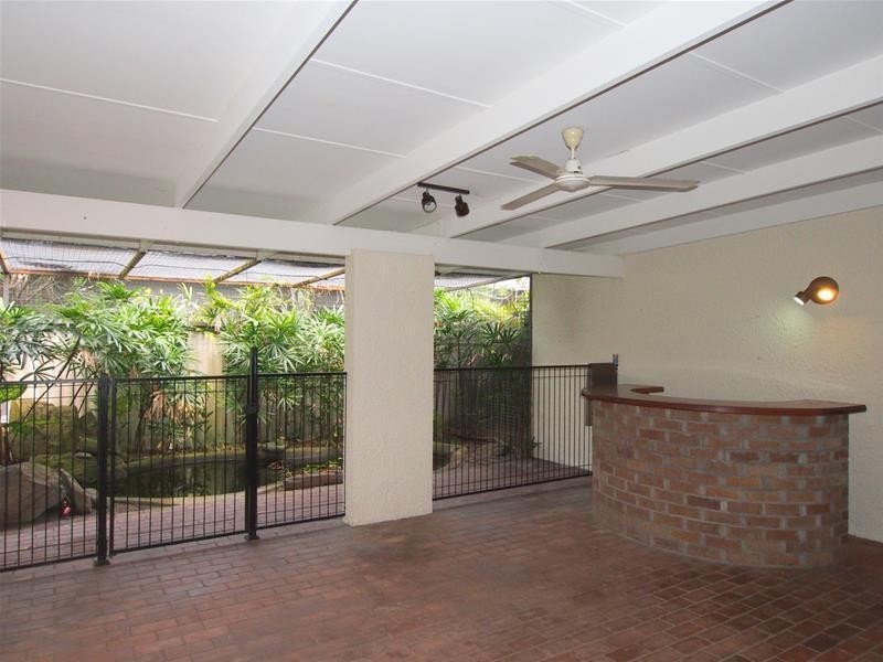 36 Bamboo Street, Holloways Beach QLD 4878