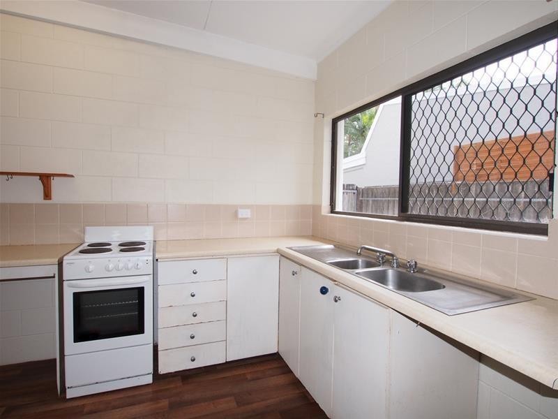 36 Bamboo Street, Holloways Beach QLD 4878