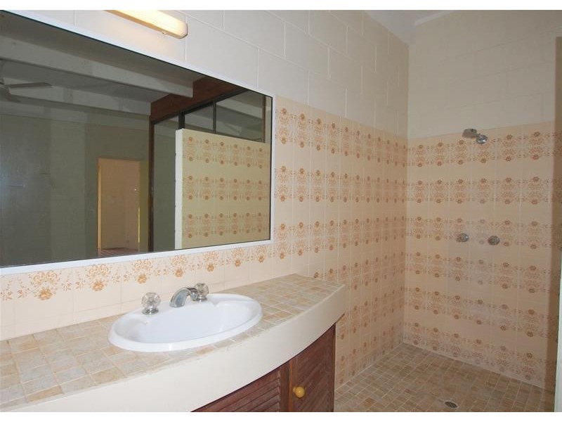 36 Bamboo Street, Holloways Beach QLD 4878