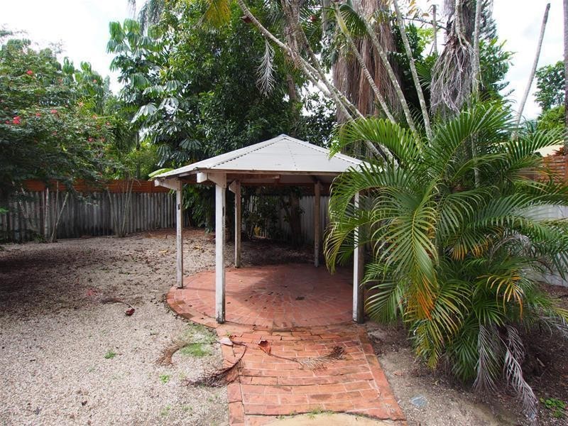 36 Bamboo Street, Holloways Beach QLD 4878