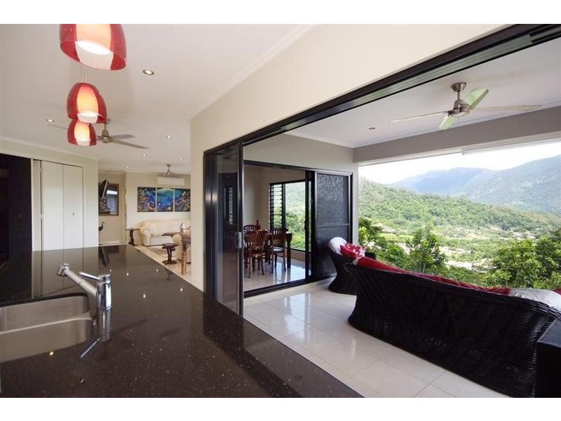 17 The Peak, Brinsmead QLD 4870