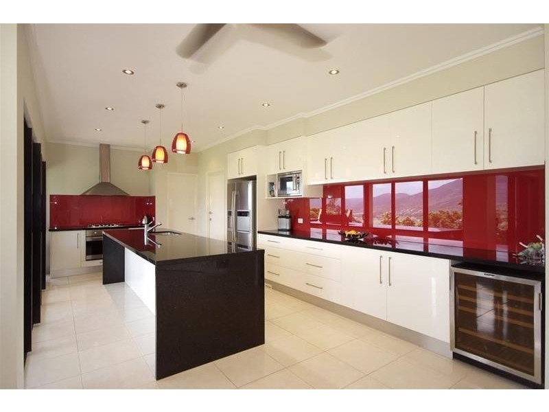 17 The Peak, Brinsmead QLD 4870