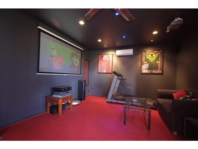 17 The Peak, Brinsmead QLD 4870