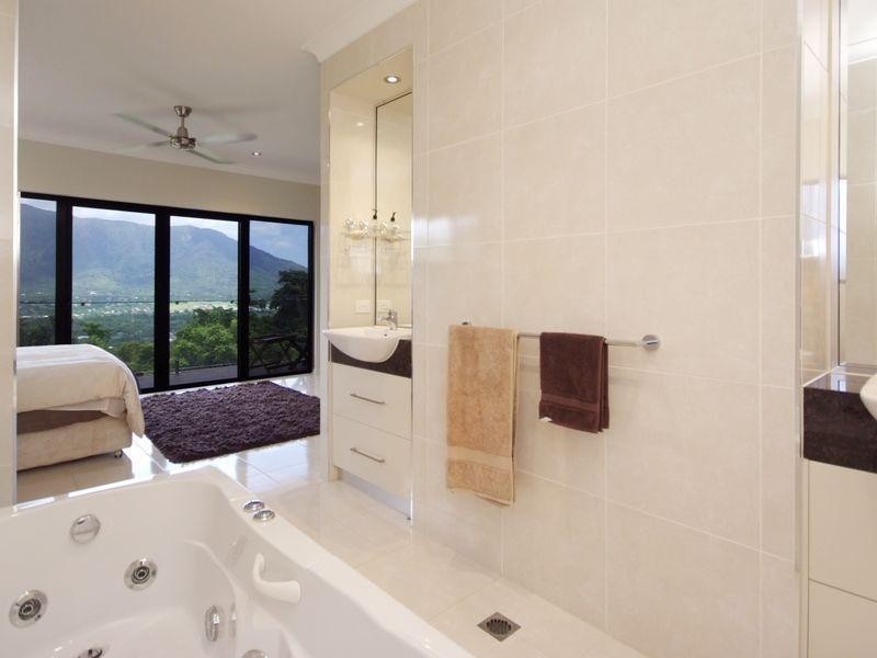 17 The Peak, Brinsmead QLD 4870