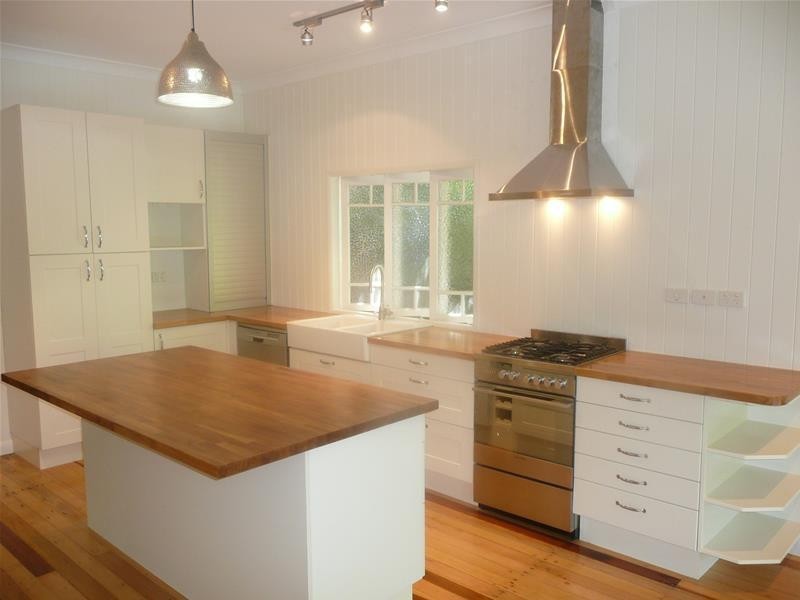 18 Whitfield Street, Aeroglen QLD 4870