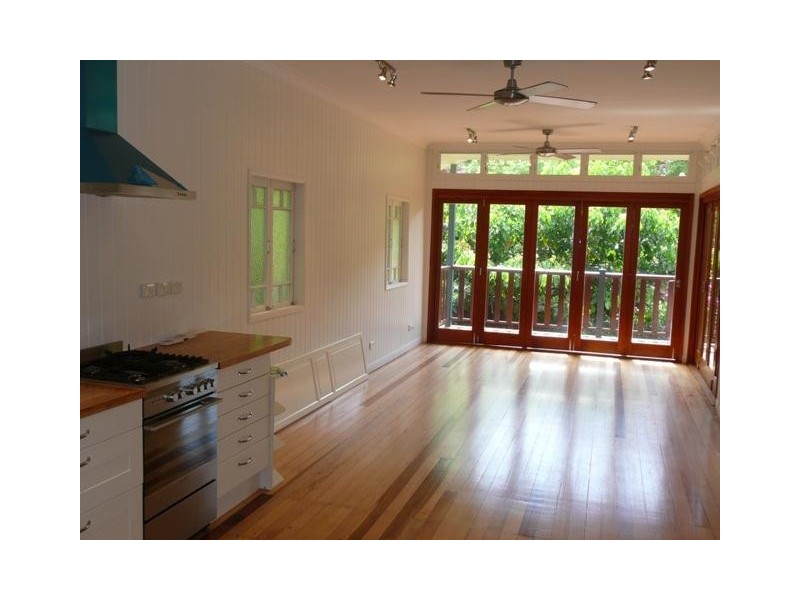 18 Whitfield Street, Aeroglen QLD 4870