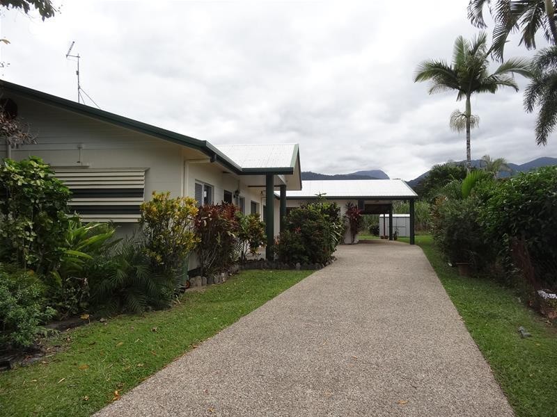 45 Middlemiss Street, Mossman QLD 4873