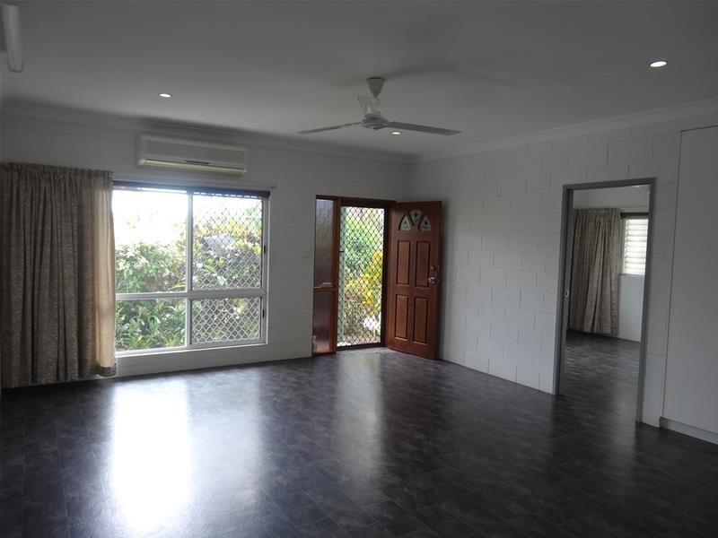 45 Middlemiss Street, Mossman QLD 4873