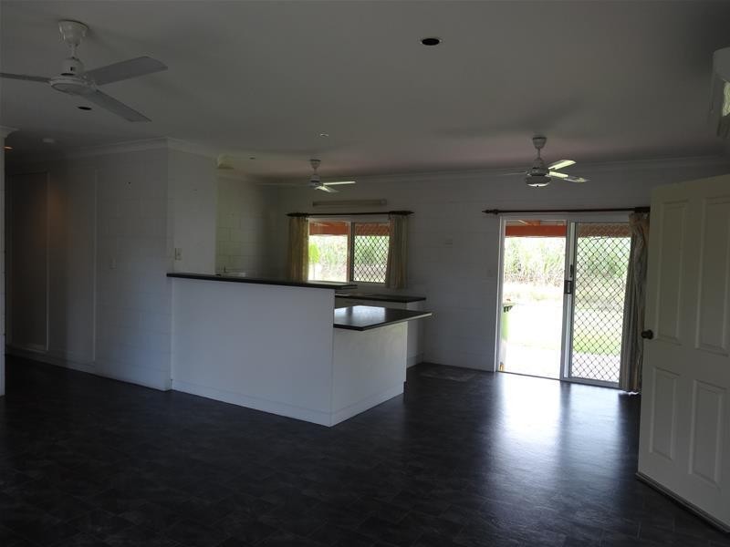 45 Middlemiss Street, Mossman QLD 4873