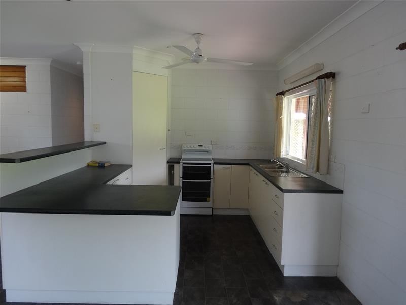 45 Middlemiss Street, Mossman QLD 4873