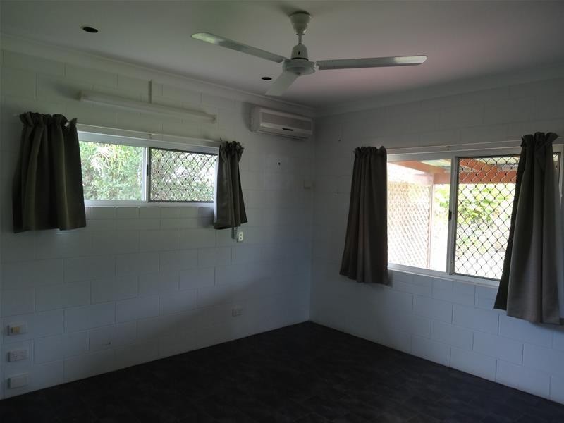 45 Middlemiss Street, Mossman QLD 4873