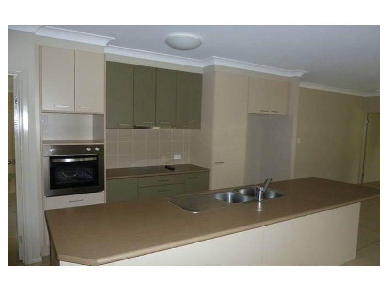 7 Taffles Street, Redlynch QLD 4870