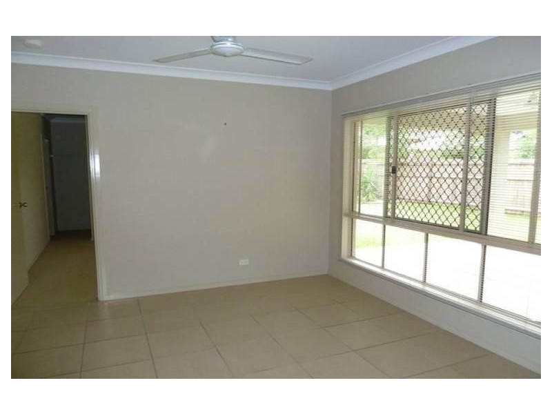 7 Taffles Street, Redlynch QLD 4870