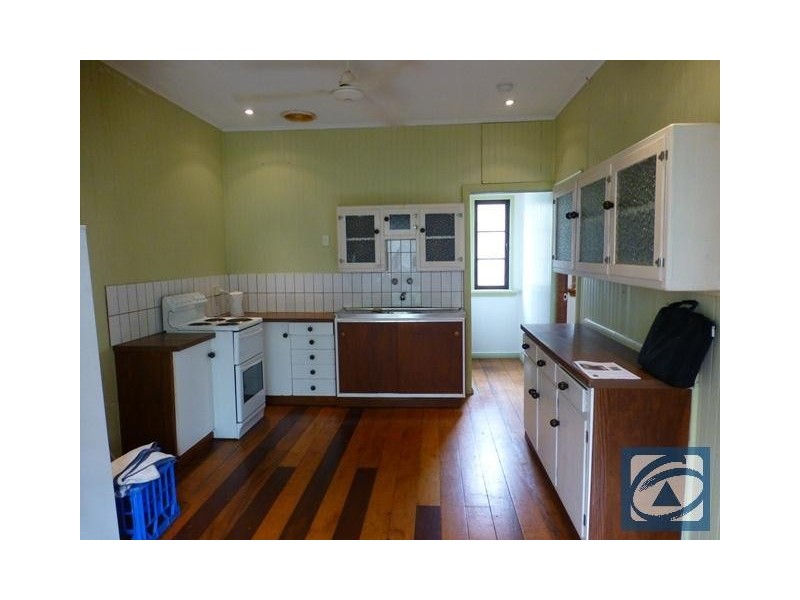 37 Dunn Street, Cairns North QLD 4870