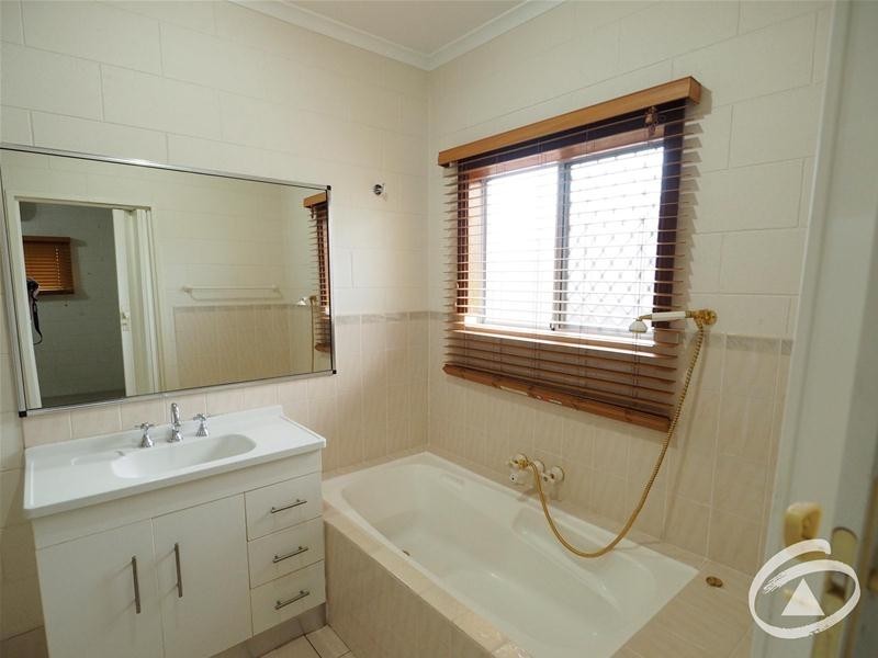 9 Mermaid  Street, Bentley Park QLD 4869