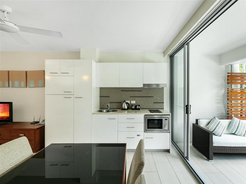 2204/2-22 Veivers  Road, Palm Cove QLD 4879