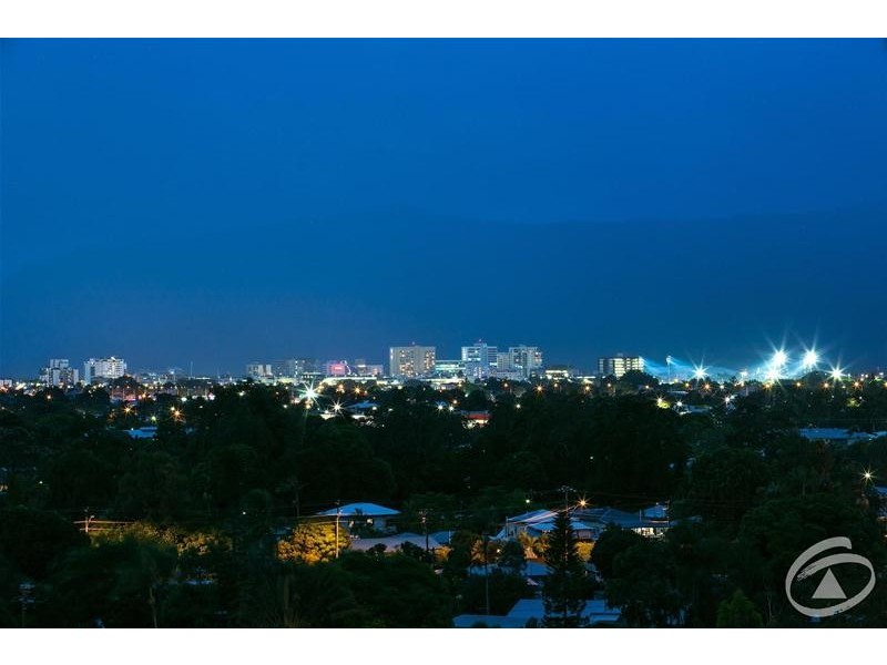 52/8-14 Munro Terrace, Mooroobool QLD 4870