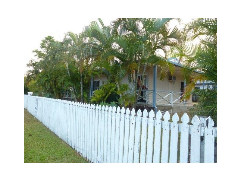 1 Kirsten Close, Woree QLD 4868