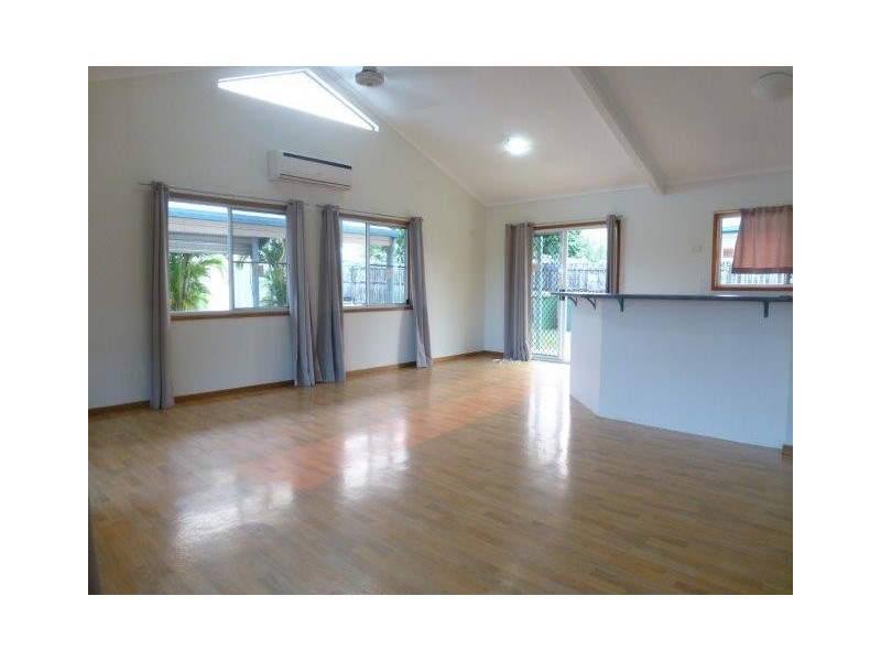 1 Kirsten Close, Woree QLD 4868