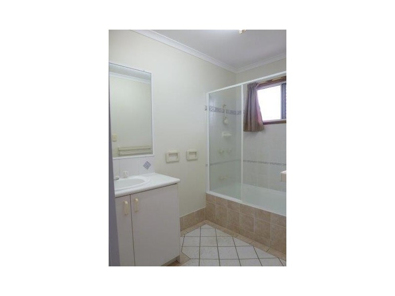 1 Kirsten Close, Woree QLD 4868