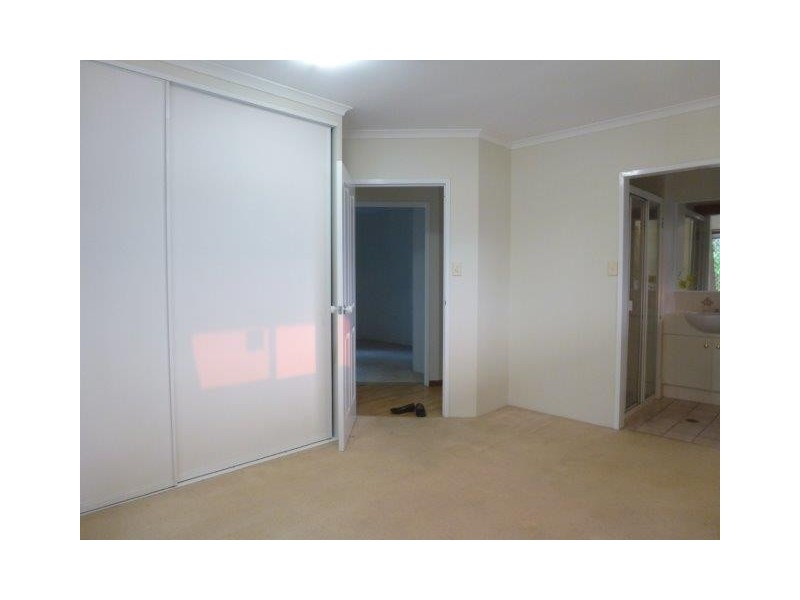 1 Kirsten Close, Woree QLD 4868