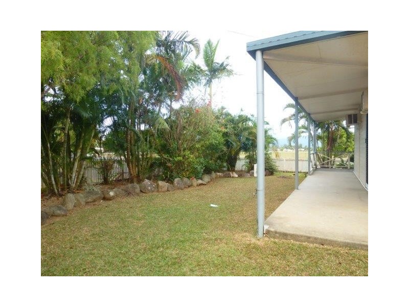 1 Kirsten Close, Woree QLD 4868
