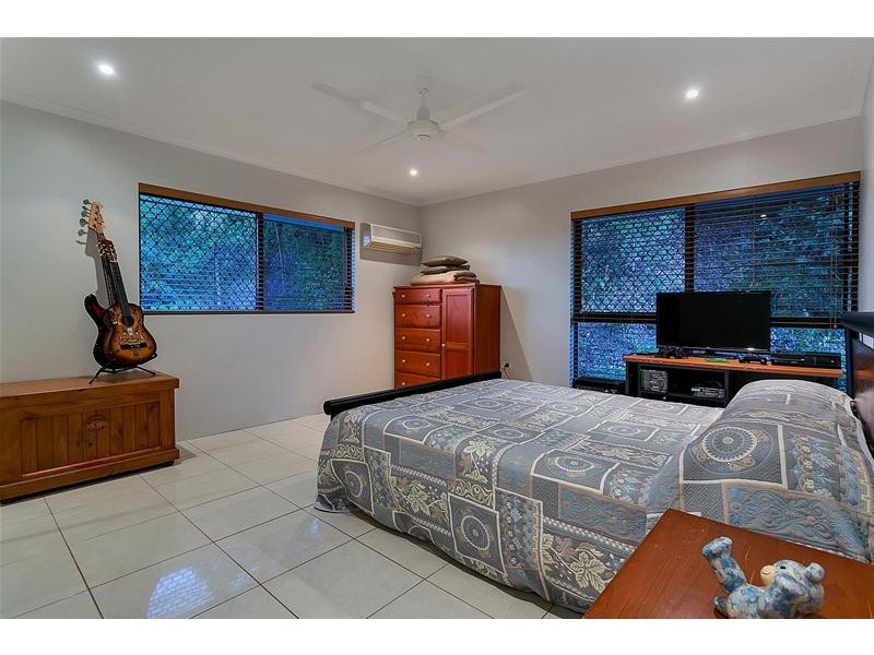 5 Dove Court, Bayview Heights QLD 4868