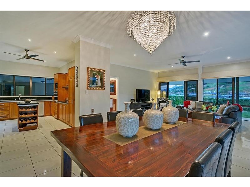 5 Dove Court, Bayview Heights QLD 4868