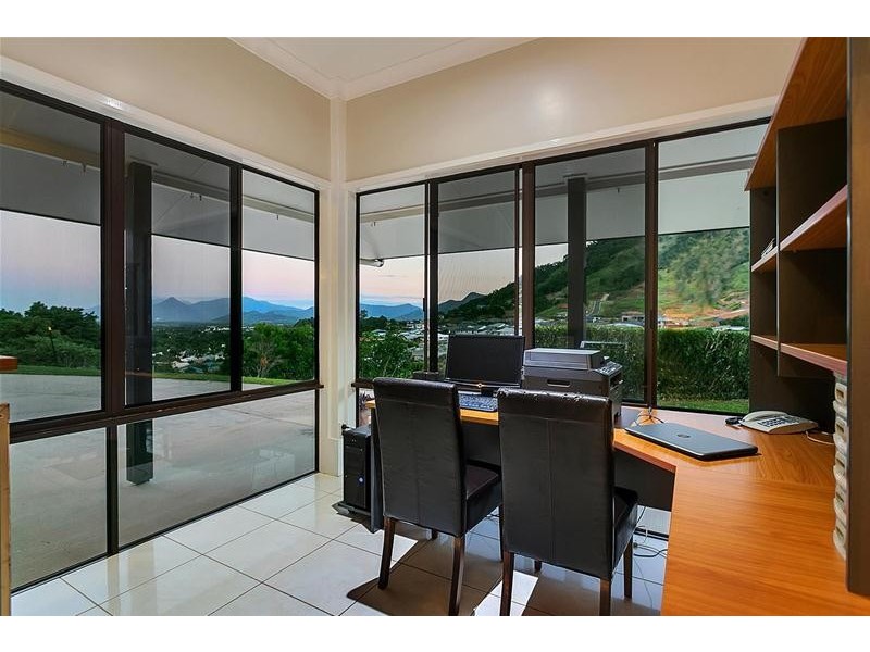 5 Dove Court, Bayview Heights QLD 4868