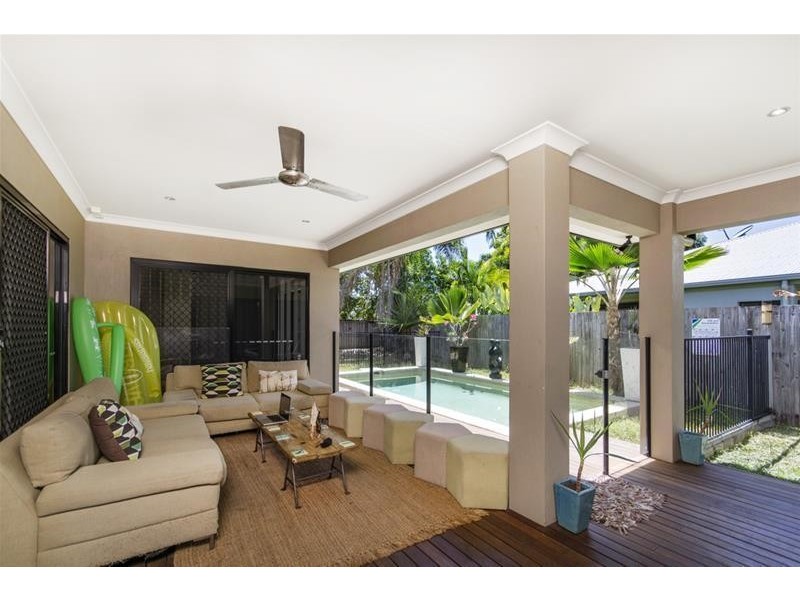 2/10 Michelia Street, Palm Cove QLD 4879