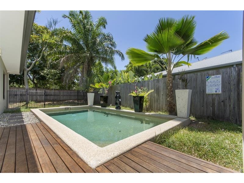 2/10 Michelia Street, Palm Cove QLD 4879
