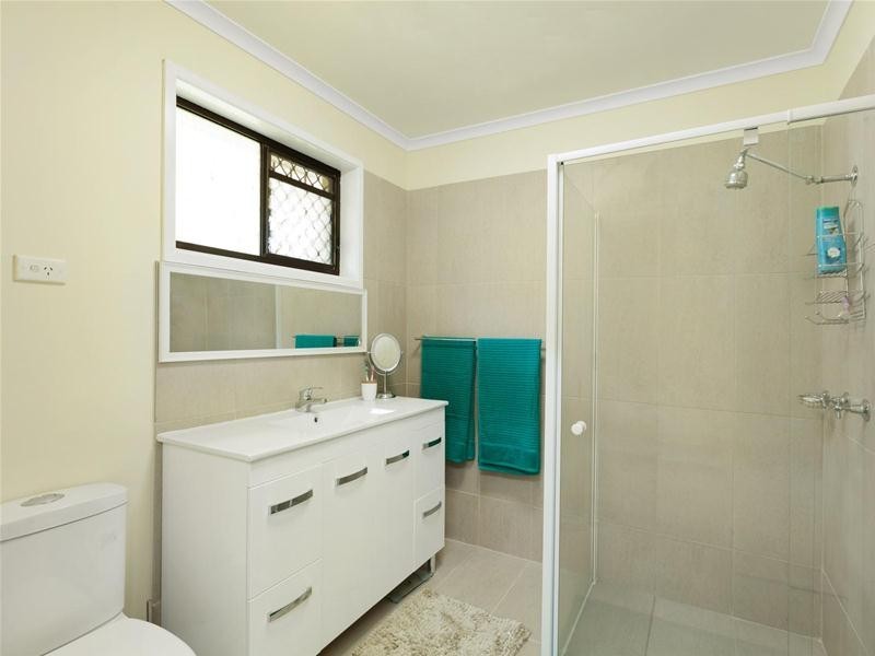 6 Grevillea Street, Mooroobool QLD 4870