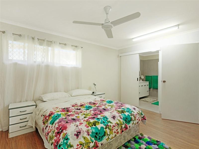 6 Grevillea Street, Mooroobool QLD 4870