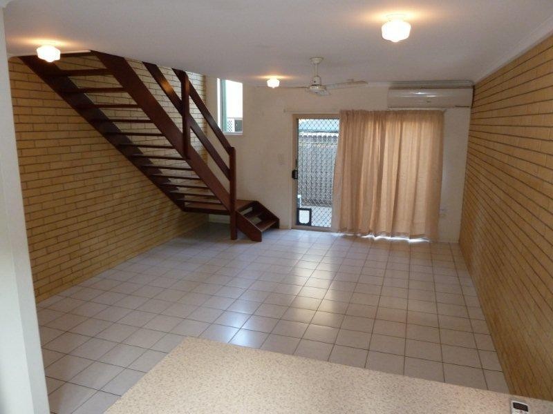 8/5 Grantala Street, Manoora QLD 4870