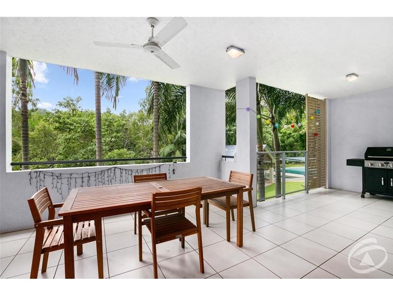 2/9-11 McLean Street, Cairns North QLD 4870