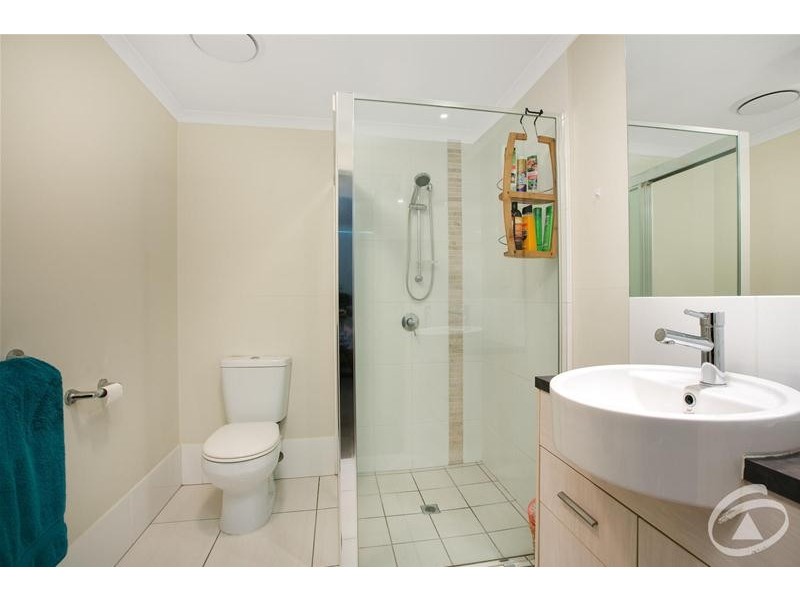 2/9-11 McLean Street, Cairns North QLD 4870