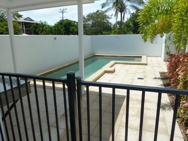 Yorkeys Knob QLD 4878