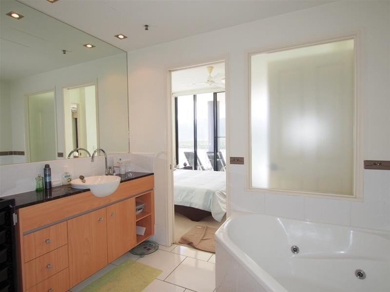 1202/25 Wharf Street, Cairns City QLD 4870