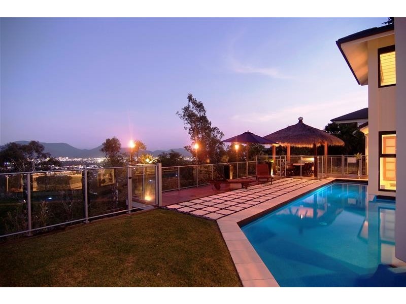 8 The Peak Road, Brinsmead QLD 4870