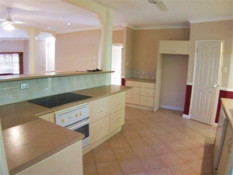 246 Robert Road, Bentley Park QLD 4869