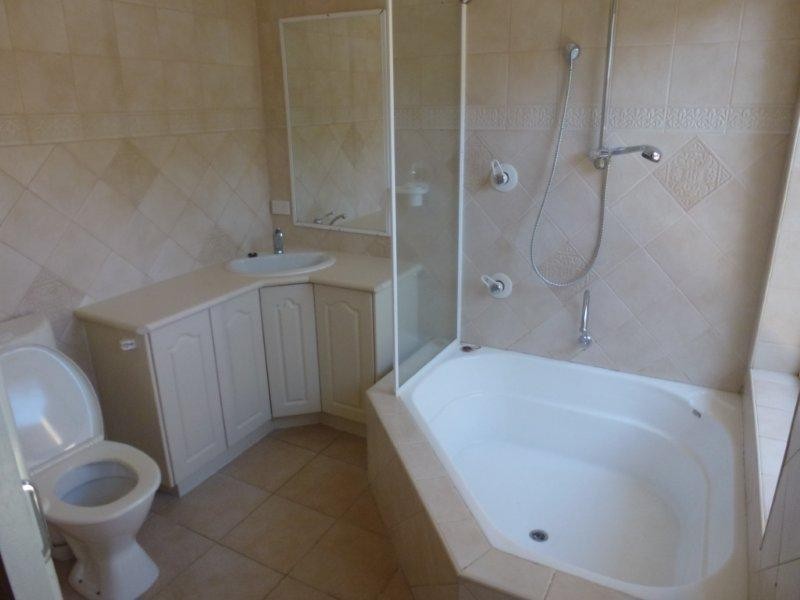 246 Robert Road, Bentley Park QLD 4869