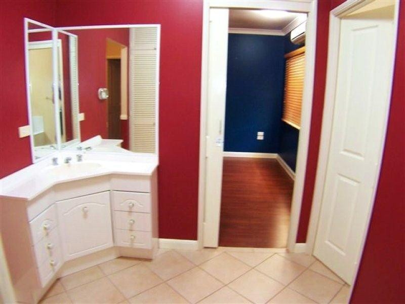 246 Robert Road, Bentley Park QLD 4869