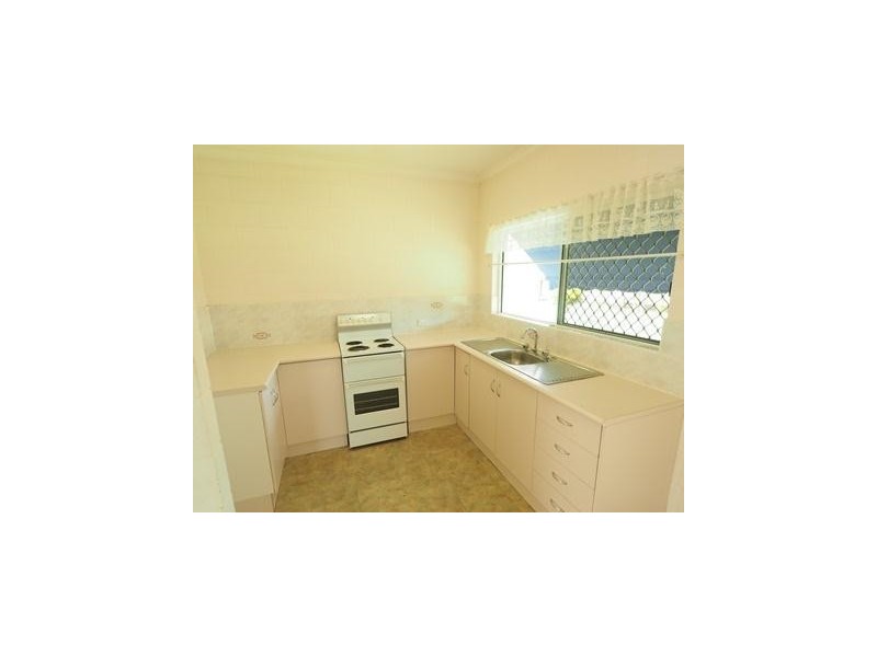 7 Granadilla Street, Holloways Beach QLD 4878