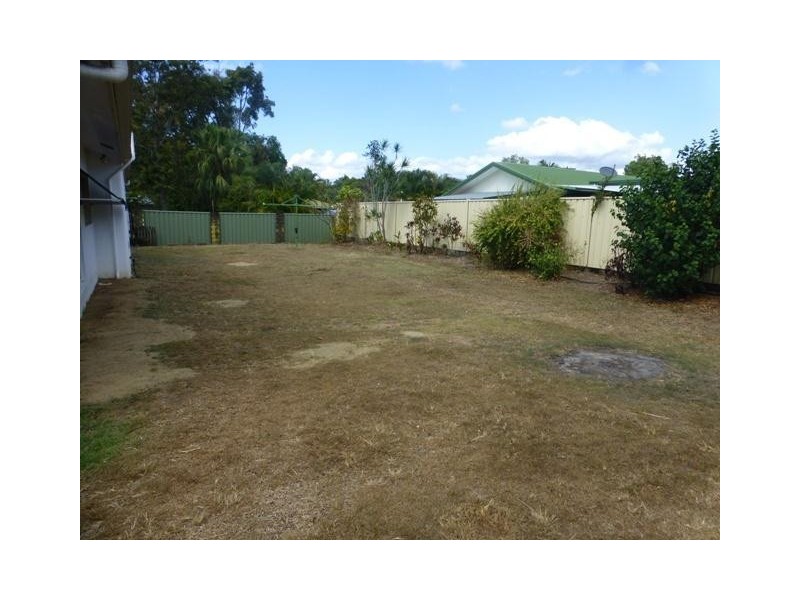 7 Granadilla Street, Holloways Beach QLD 4878