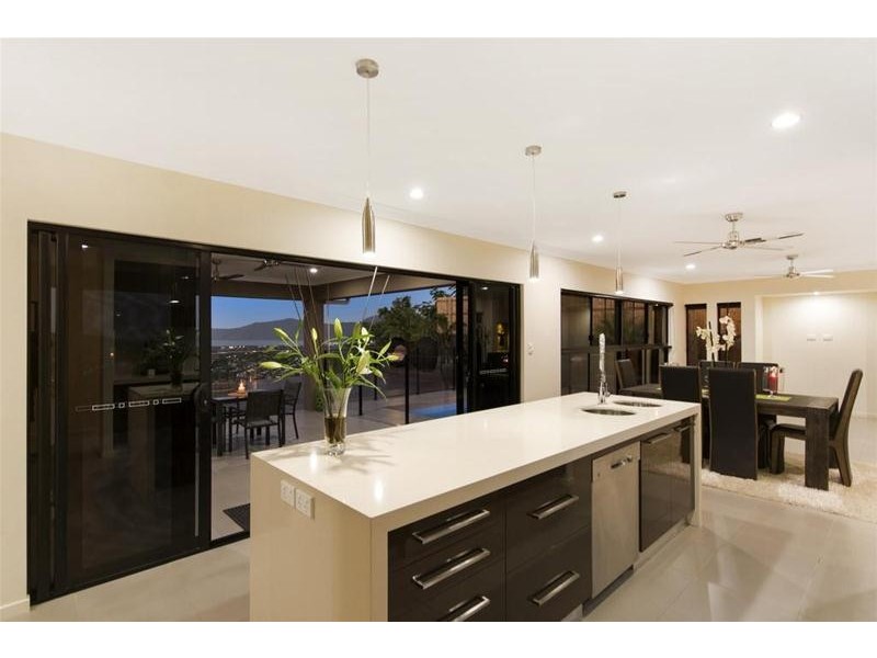 46-48 The Peak Road, Brinsmead QLD 4870