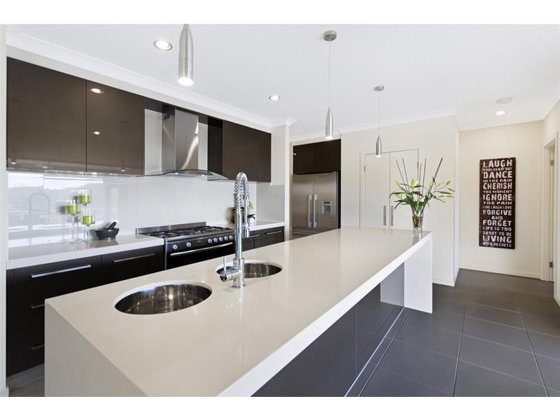 46-48 The Peak Road, Brinsmead QLD 4870