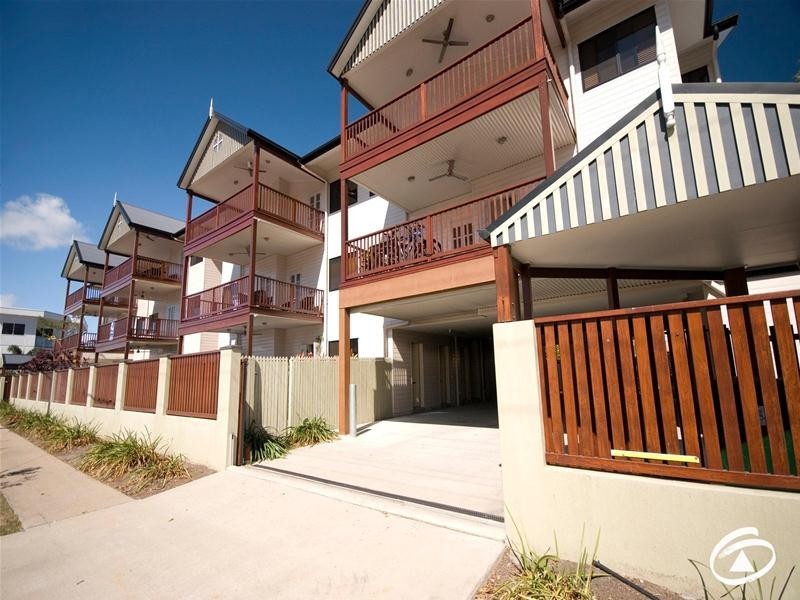 8/378 McLeod Street, Cairns North QLD 4870
