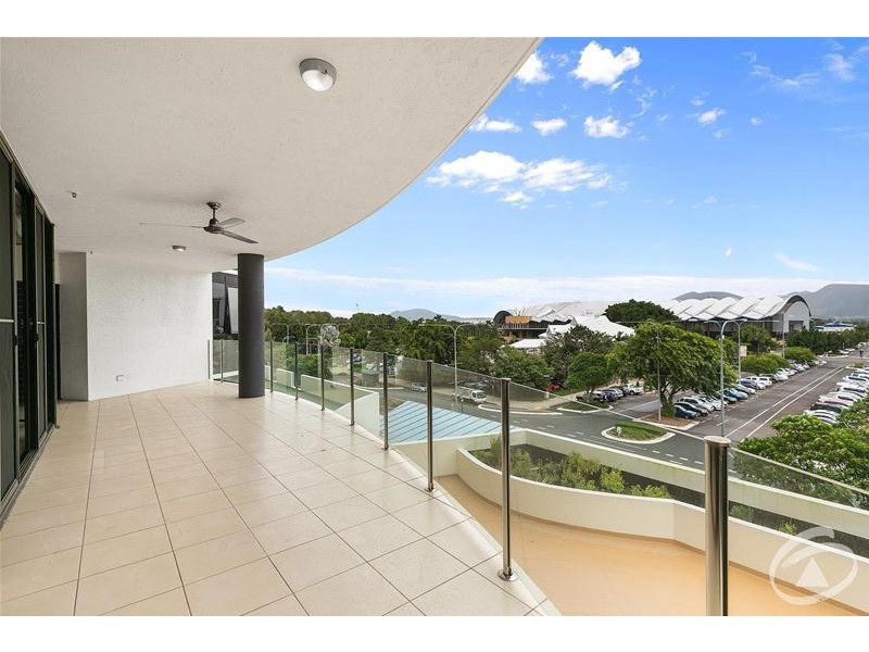 401/2-4 Lake Street, Cairns City QLD 4870