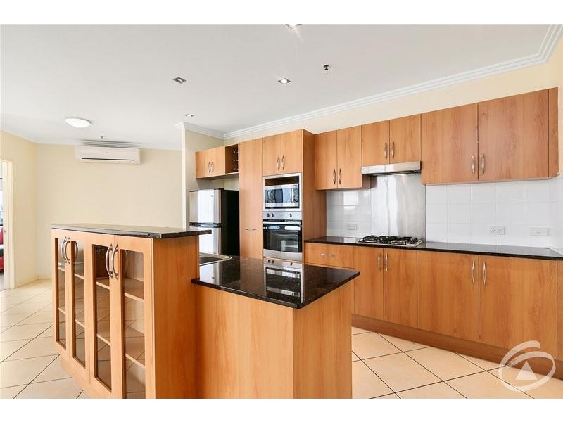 401/2-4 Lake Street, Cairns City QLD 4870